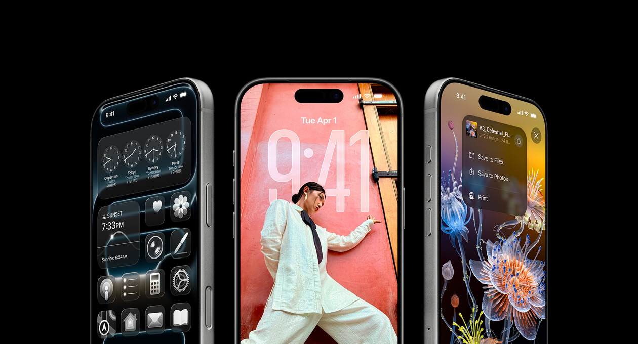 Vista frontal de três modelos iPhone 17 Pro, lado a lado, a mostrar a app Relógio, o Ecrã bloqueado do iOS 26 e como guardar notas da app Notas.