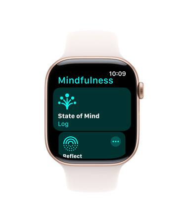 Apple Watch Series 11,玫瑰金色鋁金屬錶殼,打開了靜觀 app,右側:數碼錶冠,配搭淡胭脂色運動錶帶