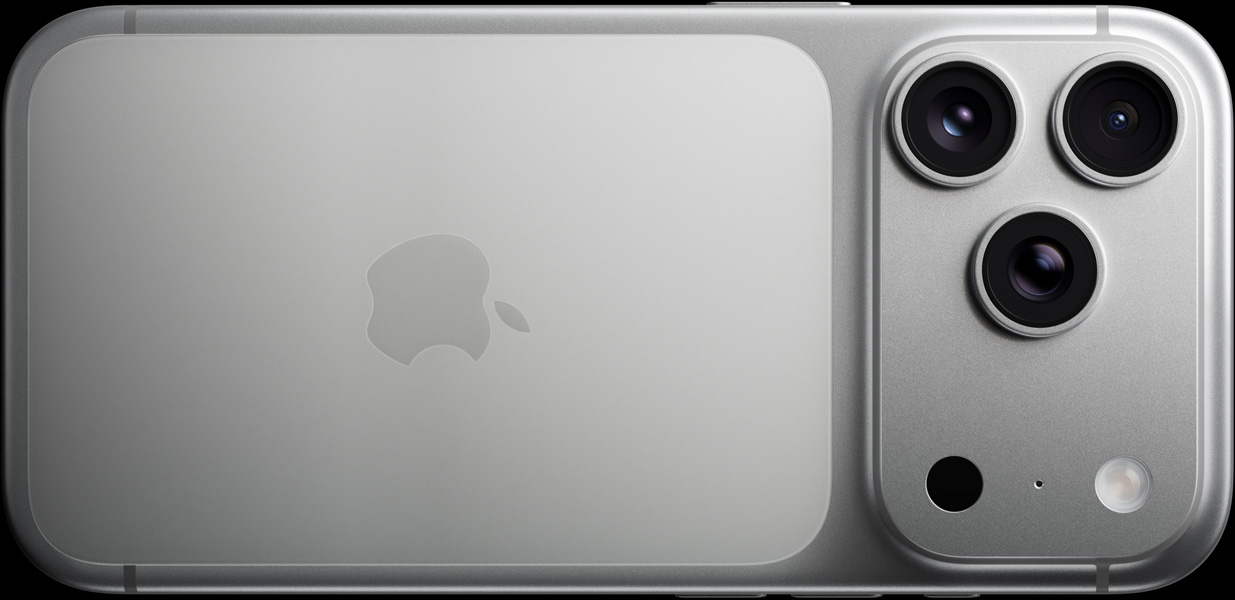 Vista traseira do iPhone 17 Pro prateado, com sistema de câmaras Pro Fusion, 3 lentes, microfone e flash